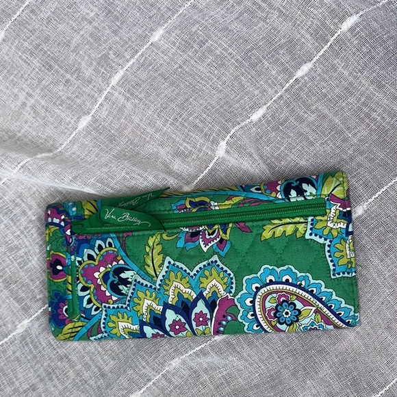 Vera Bradley Emerald Paisley Pattern Trifold Long Wallet w/Magnetic Closure NWOT - Picture 8 of 16